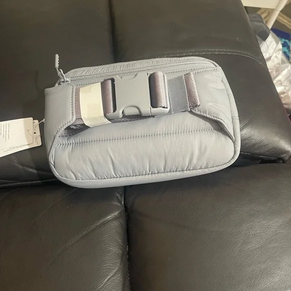 Lululemon Athletica Light Gray Pouch 9” X 6” large - Picture 11 of 12